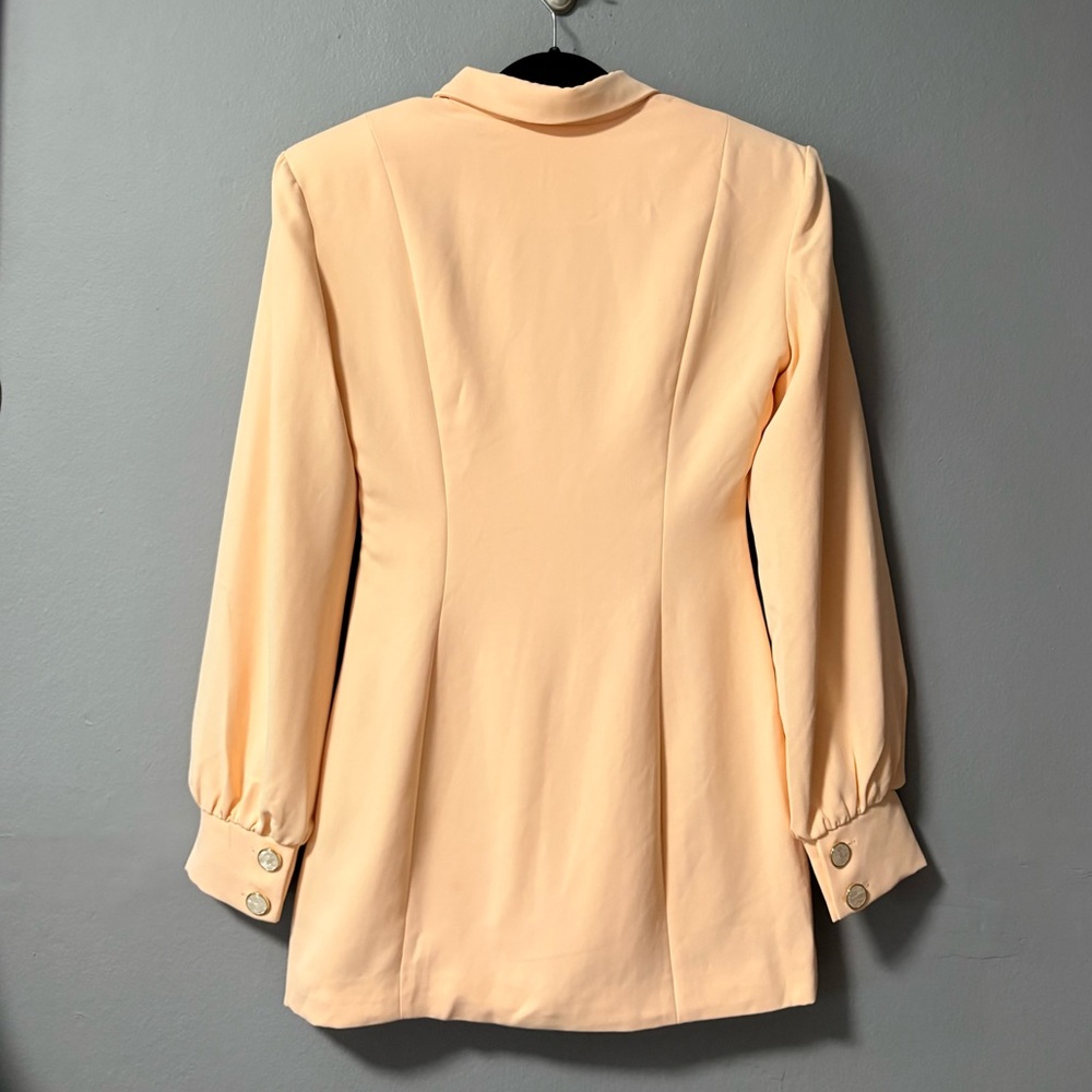 NWT Atoir Goldie Mini Dress in Peach with Statement Ivory Buttons. Size US 4. - Picture 5 of 12
